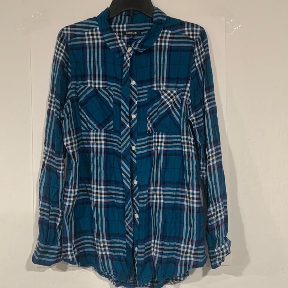 Relativity Women’s Plaid Button Down With Dual Front Pocket (Large)